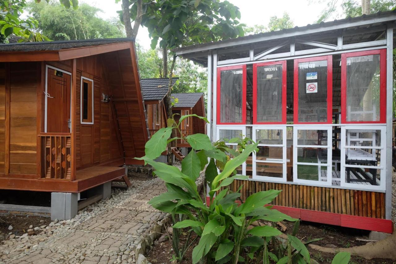 Urbanview Villa Lukulo Kebumen By Reddoorz Exterior foto